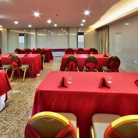 D Circle Hotel Manila Dış mekan fotoğraf