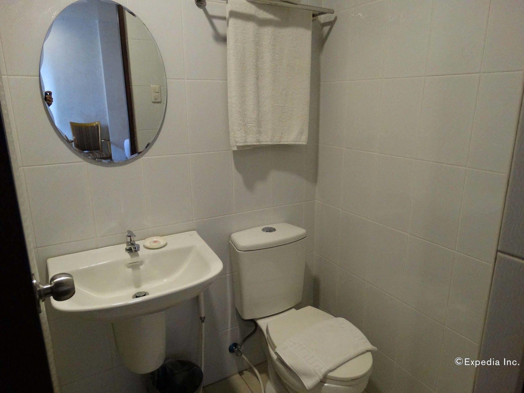 D Circle Hotel Manila Dış mekan fotoğraf