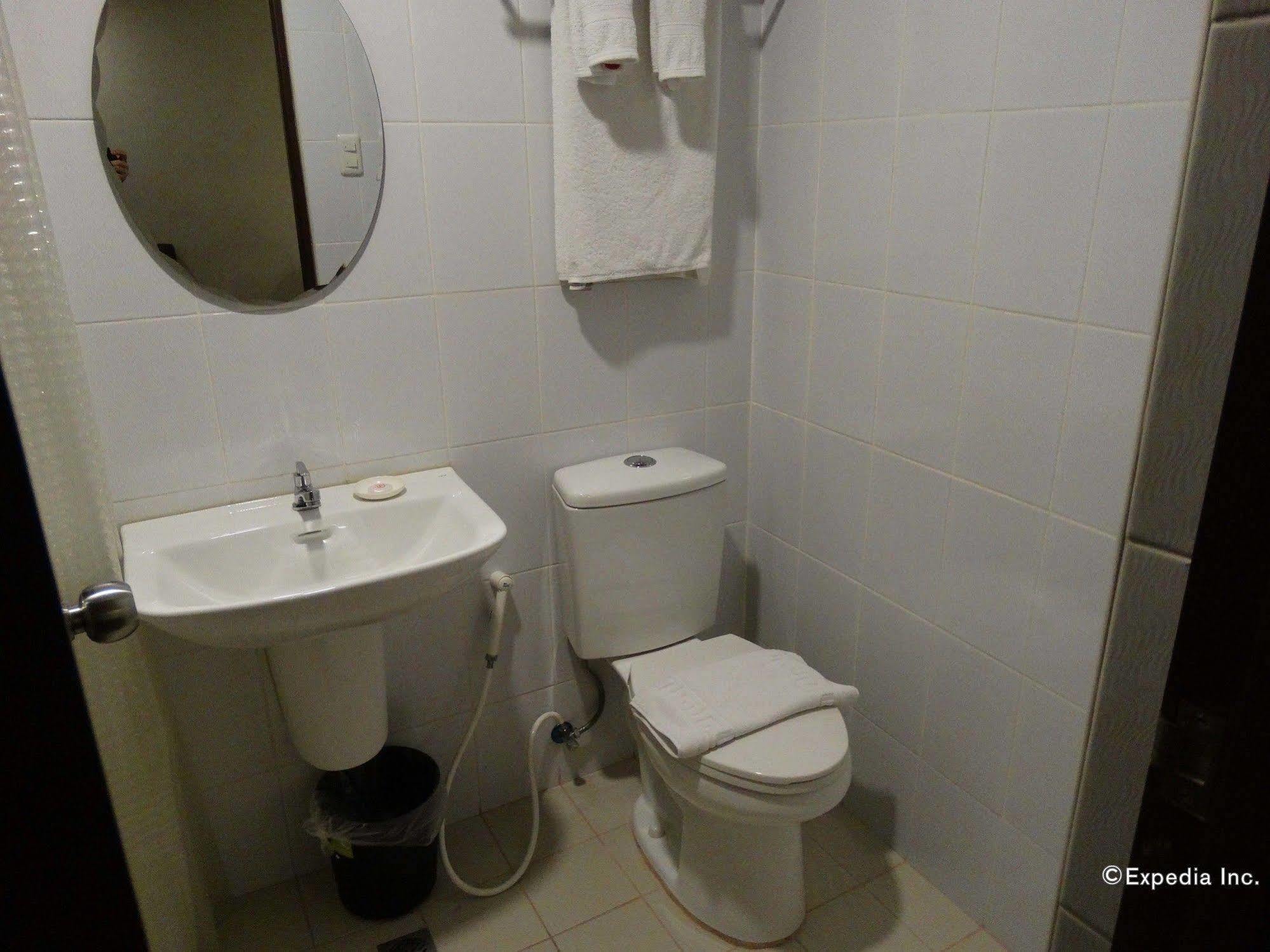 D Circle Hotel Manila Dış mekan fotoğraf
