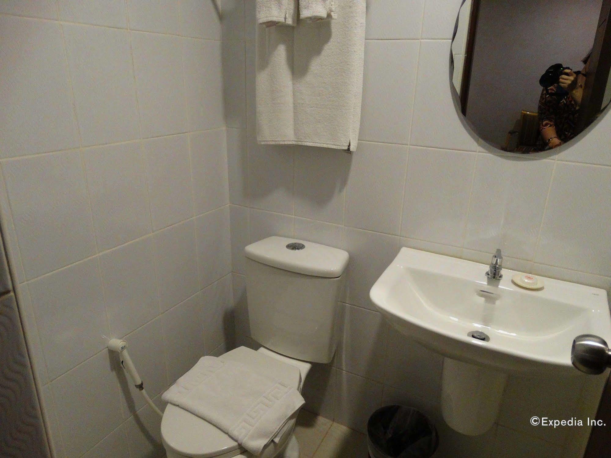 D Circle Hotel Manila Dış mekan fotoğraf