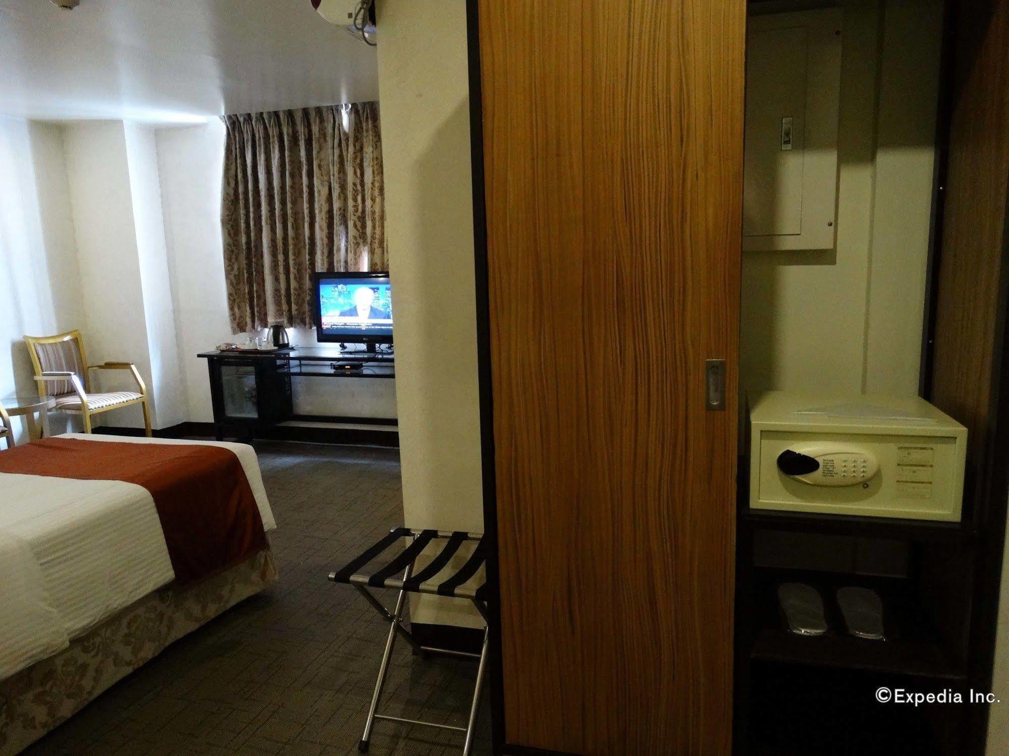 D Circle Hotel Manila Dış mekan fotoğraf
