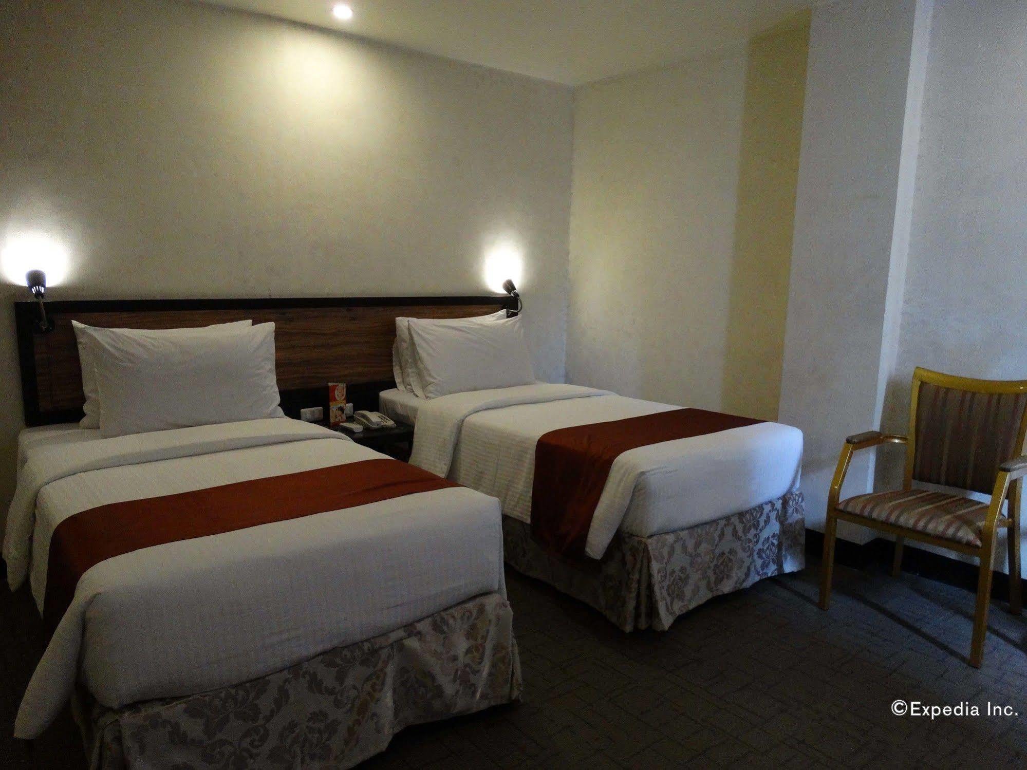 D Circle Hotel Manila Dış mekan fotoğraf