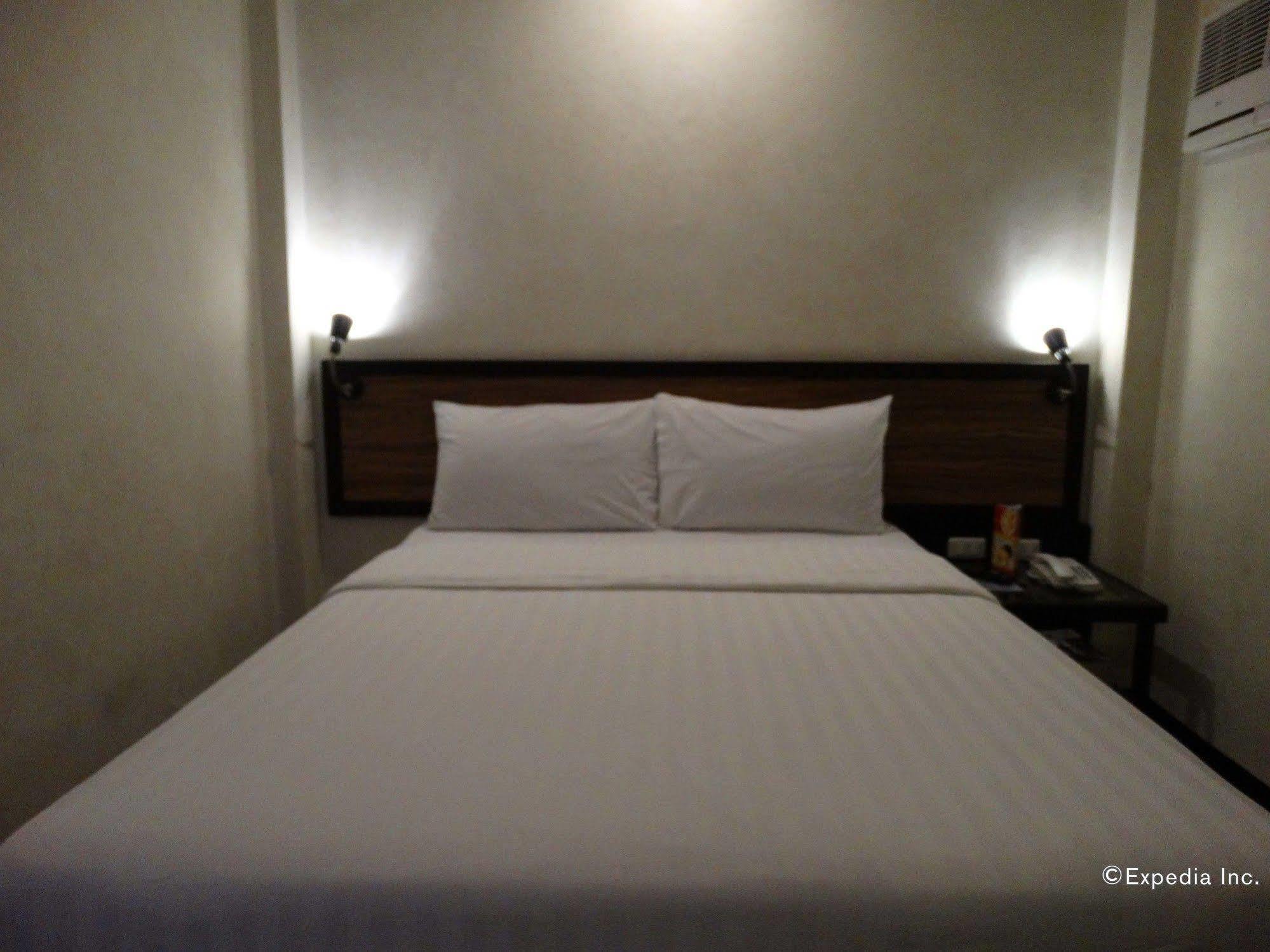 D Circle Hotel Manila Dış mekan fotoğraf