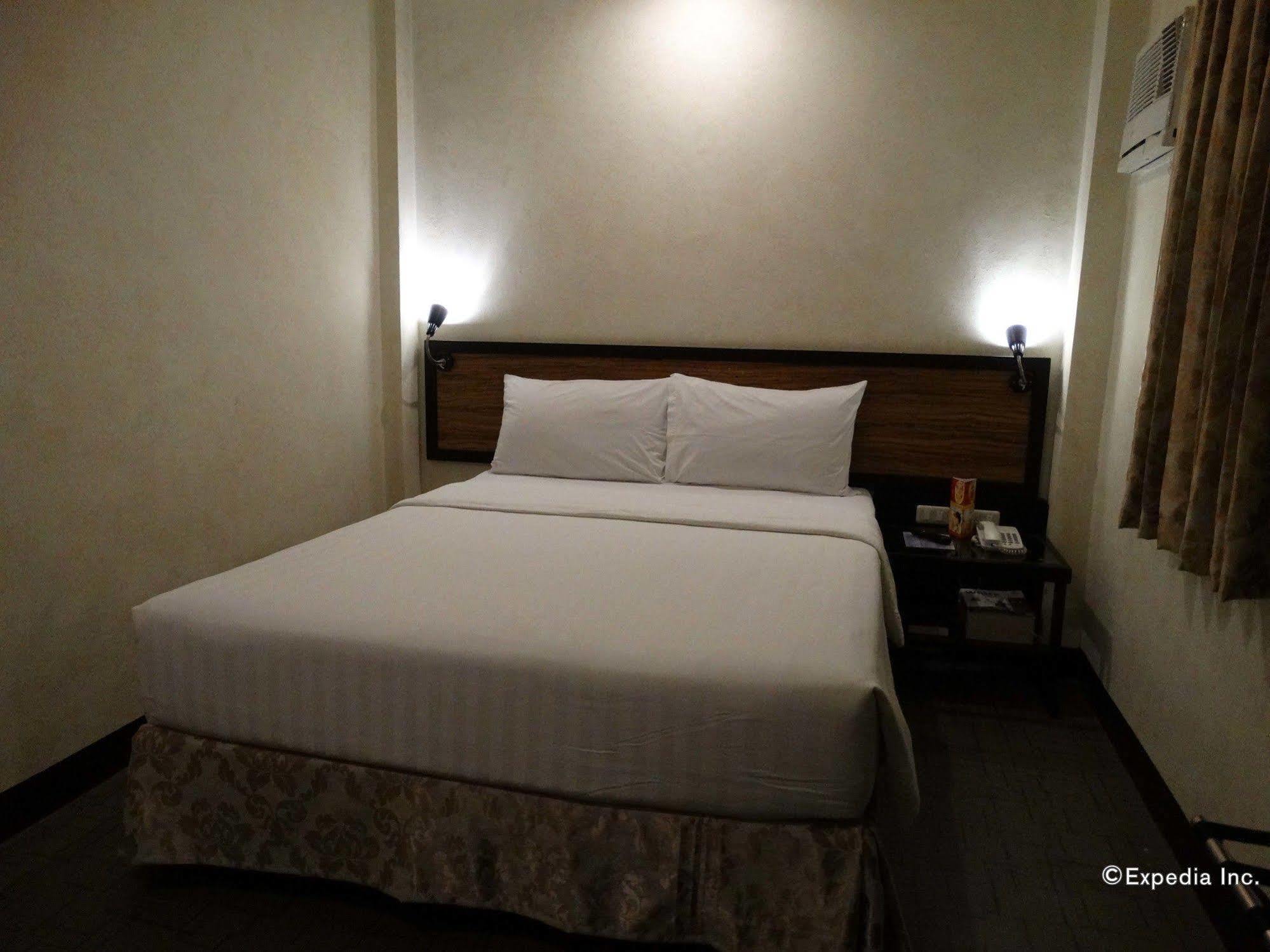 D Circle Hotel Manila Dış mekan fotoğraf