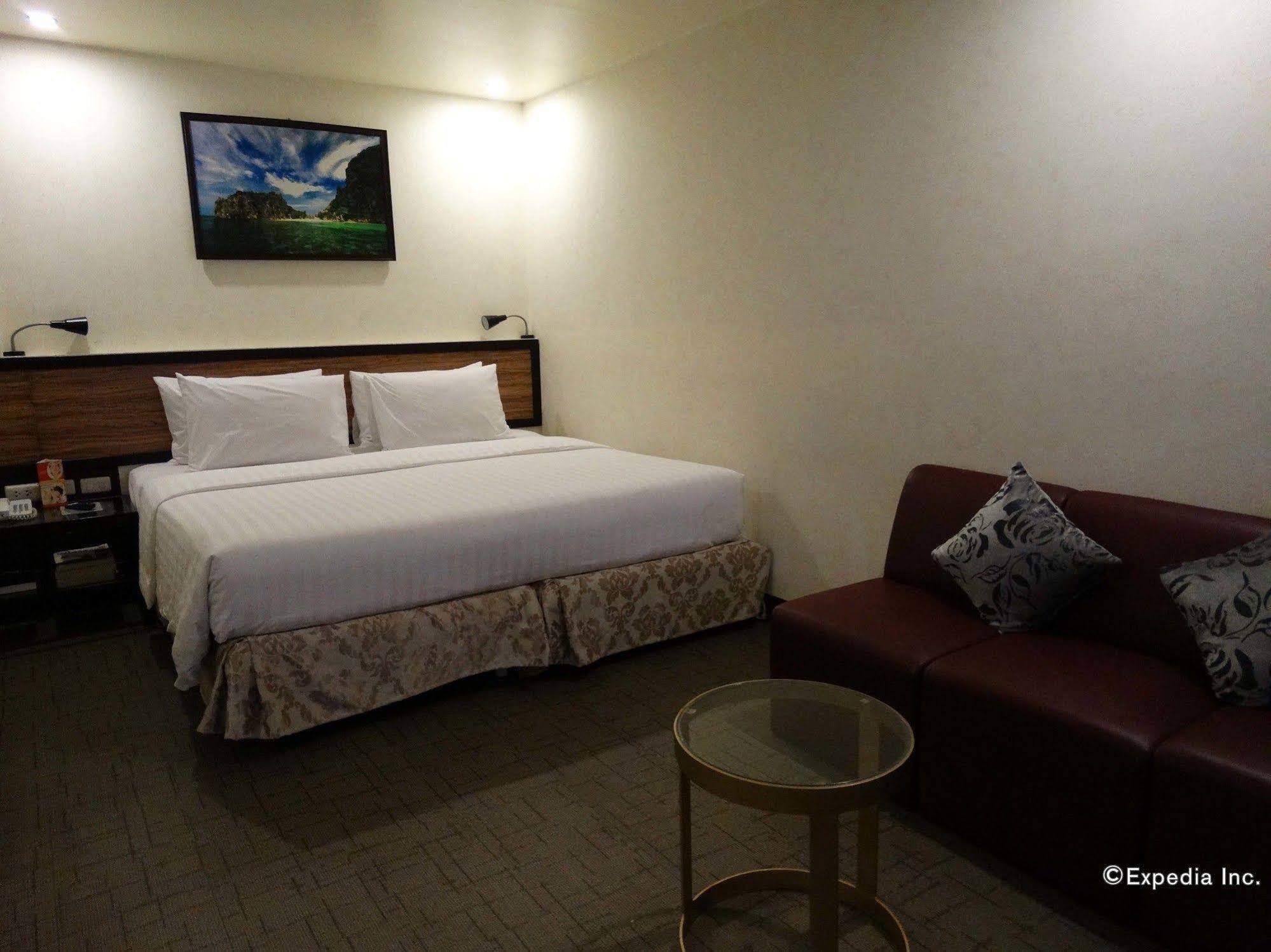 D Circle Hotel Manila Dış mekan fotoğraf