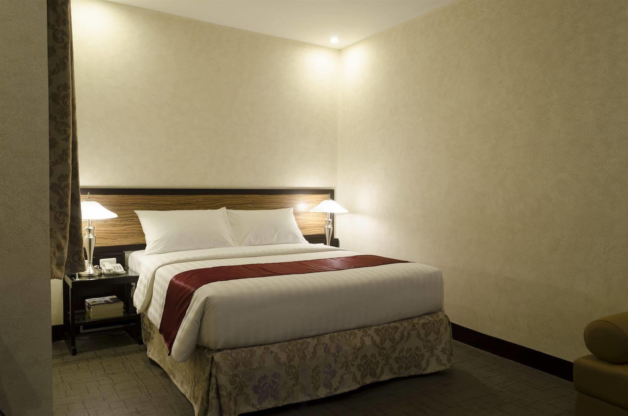 D Circle Hotel Manila Dış mekan fotoğraf