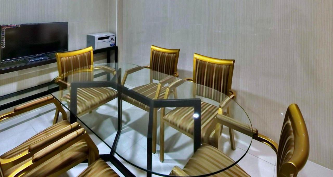 D Circle Hotel Manila Dış mekan fotoğraf